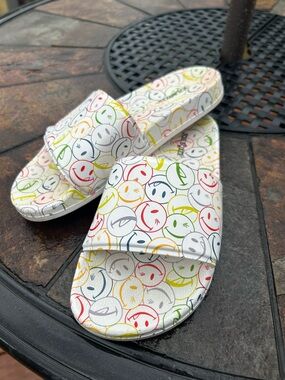 Joe Boxer Slide Sandals for women size 7 smiley faces emoji